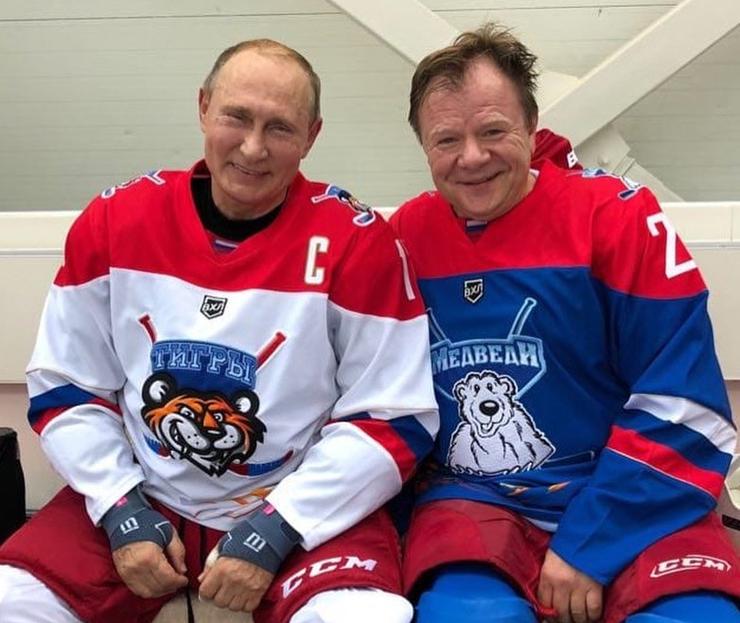 Владимир Путин и Игорь Бутман, Определена компания, которая будет строить пристройку к переполненной гимназии в Одинцово