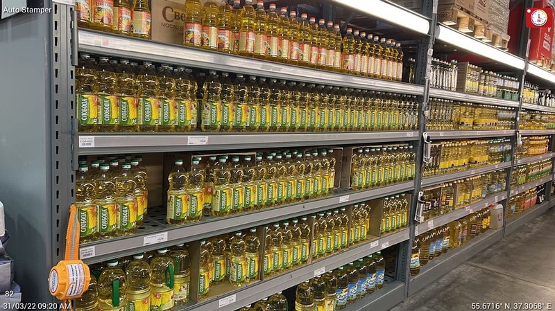 Полки с маслом в Selgros, Администрация: в торговых сетях Одинцовского округа нет дефицита товаров первой необходимости