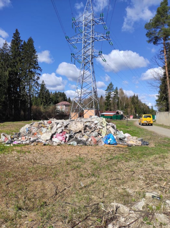 В Одинцовском округе обнаружили незаконную свалку в охранной зоне ЛЭП
