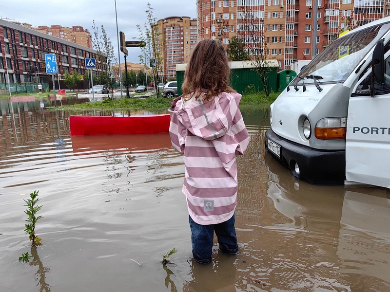 ЖК «Гусарская баллада» по колено в воде, #ливень, #потоп, «Тропический ливень» обрушился на Одинцово