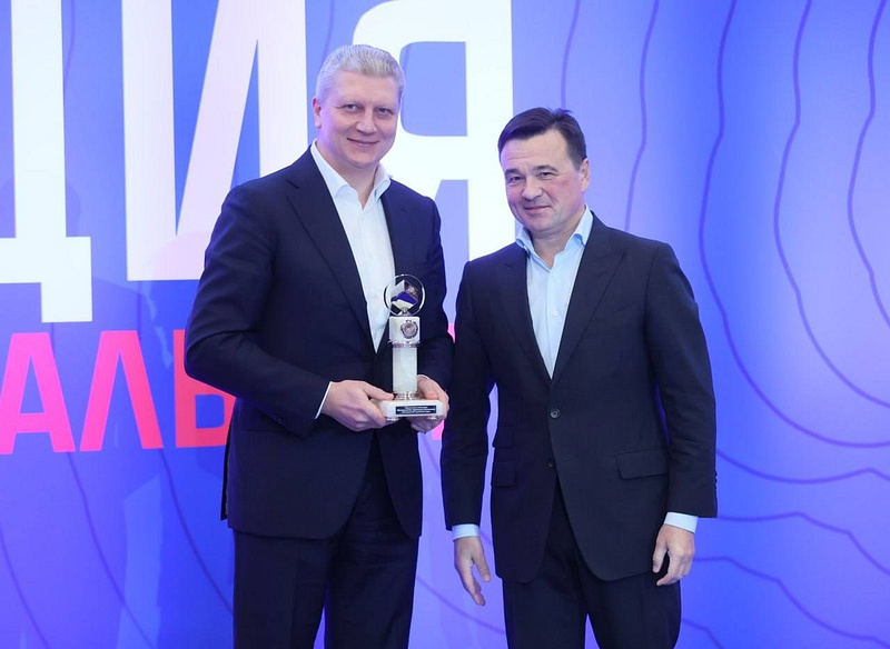 Губернатор Воробьёв вручил Андрею Иванову премию «Прорыв года» в категории «Безопасность дорожного движения», Декабрь