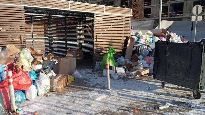 Переполненные мусорные площадки в первую неделю января