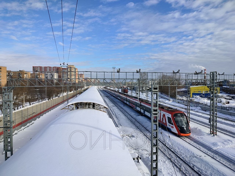 Поезд «Иволга» отъезжает от станции «Одинцово», Февраль