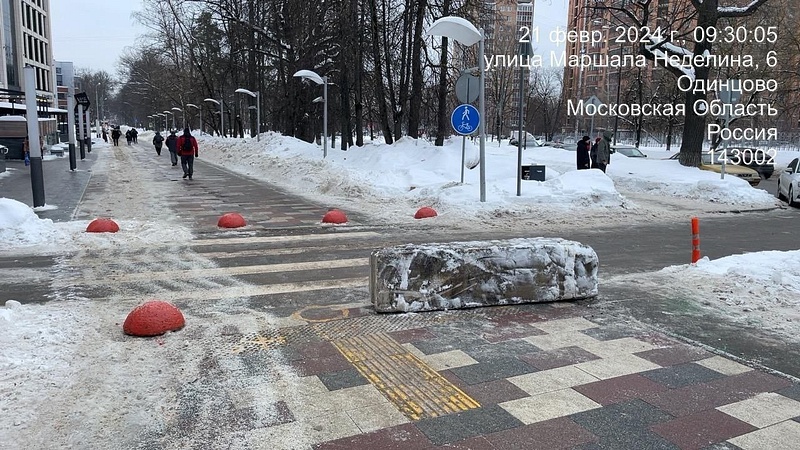 Автомобилистам перекрыли возможность парковаться на пешеходной зоне в центре Одинцово