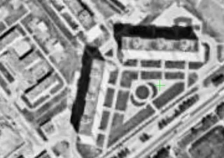 Как выглядел сквер между домами 127 и 131 по Можайскому шоссе в 1980 году