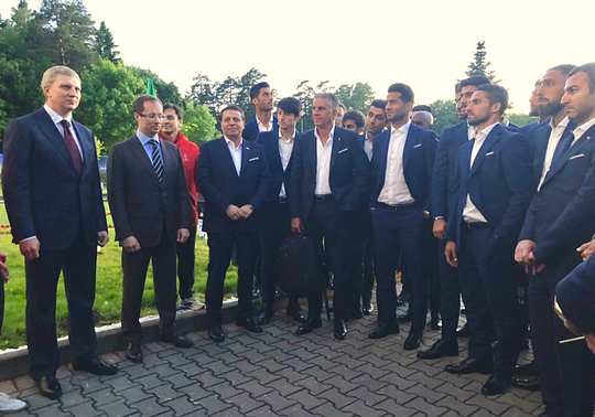 Встреча сборной Ирана в Баковке, Андрей Иванов, Роман Терюшков, Сборная Ирана прибыла в Баковку
