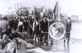 Школа №2 на первомайской демонстрации