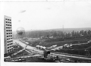 осень 85, ул. Чикина и Семидомики, там сейчас паркинг