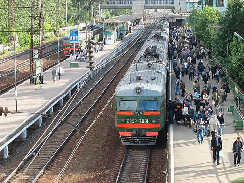 Станция «Одинцово», электричка из Москвы, Ж/Д платформа Одинцово, станция вокзал платформа, ando