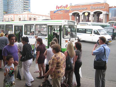 Станция Одинцово, привокзальная площадь, рынок, Остановка автобуса, вокзал, станция, железная дорога, привокзальная площадь, платформа, электричка, автобус